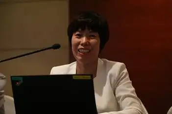 全媒体高峰论坛举行 诺华中国总裁徐海瑛谈跨界融合