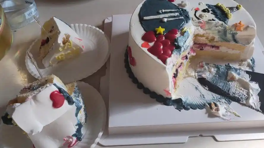 二十四岁的第一次自己的生日蛋糕,祝我生日快乐