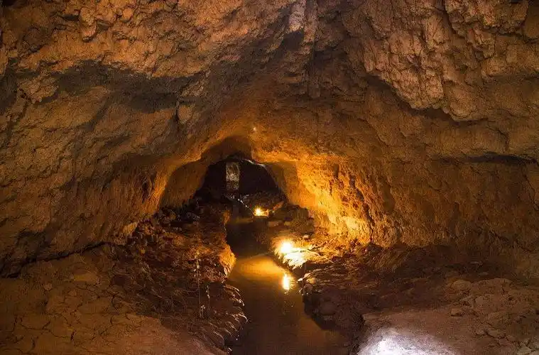 新疆地下藏有个地洞,挖了5000公里, 堪比万里长城,却很少人知道