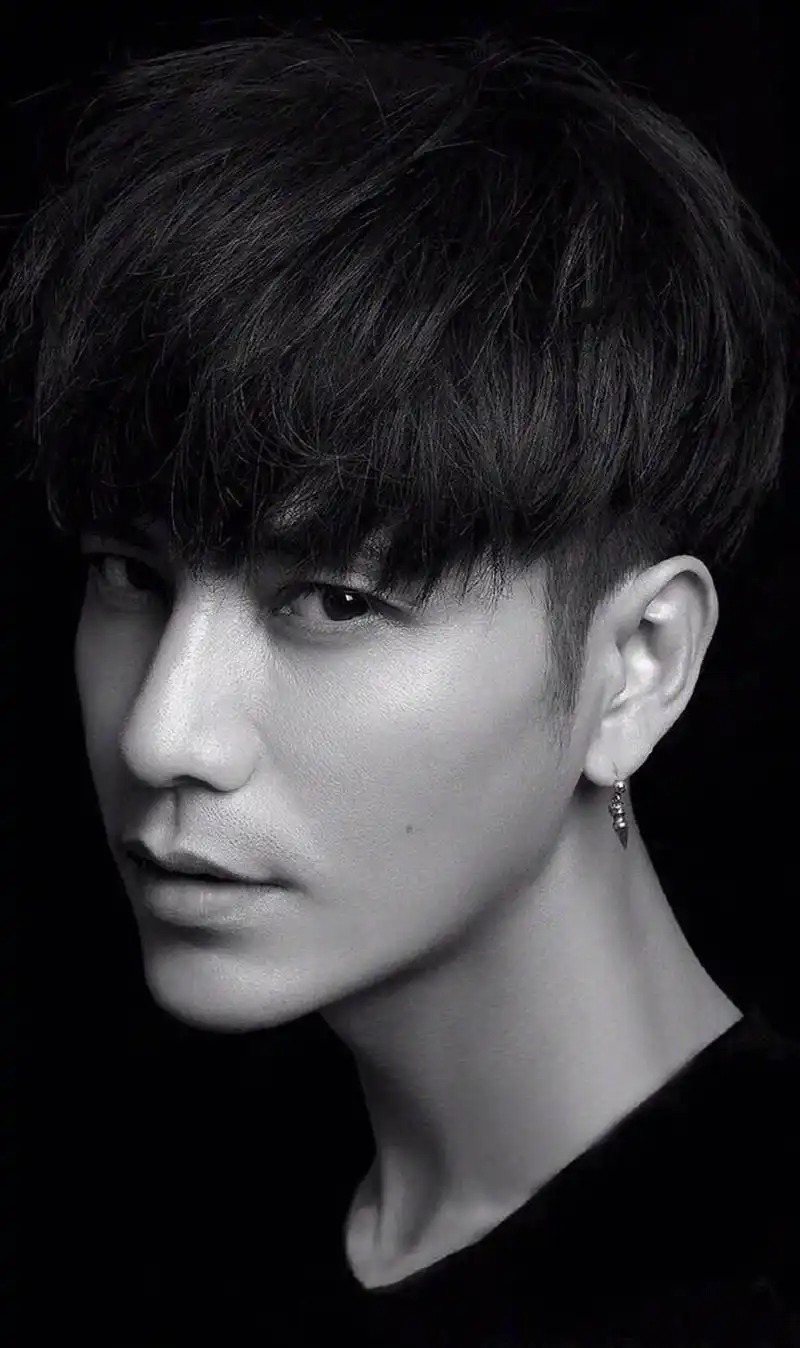 陈坤儿子陈尊佑近照曝光,父子俩都酷炫十足呀!