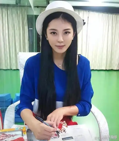 2024年4月10日,范曾官宣开启了他的第四段段婚姻,他今年