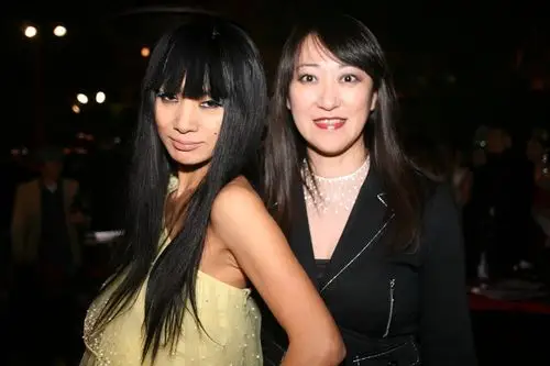 华裔演员白灵写真集-华裔女神fox电击工具-白灵安妮三人行模特(32p)