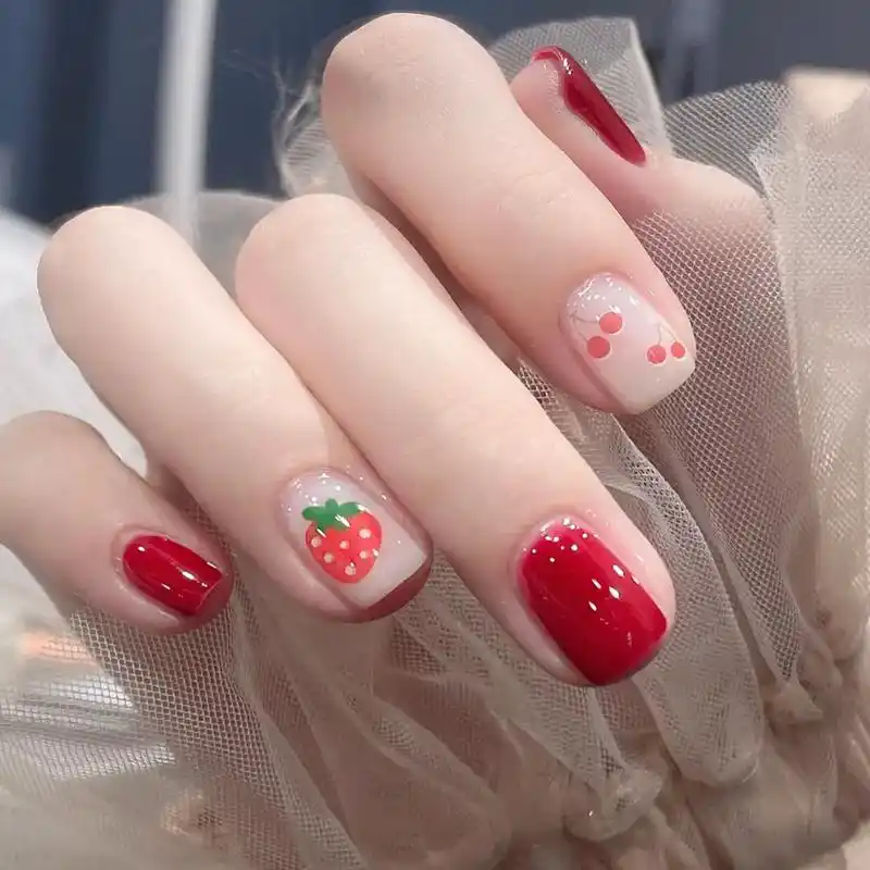 秋冬显白美甲 超甜草莓红美甲yyds!颜色超正 很显白 很q - 抖音
