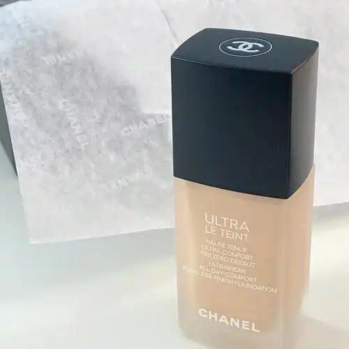 香奈儿柔光持妆粉底液新色号bd11