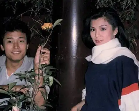 苗侨伟 谈翁美玲(翁美玲和苗侨伟少有的温馨时刻)(4)