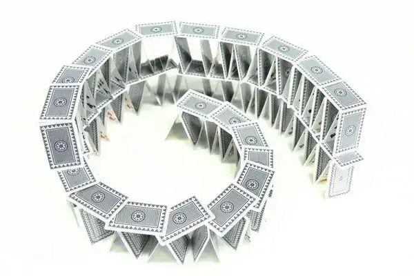 宅家亲子游细63"纸牌叠叠乐"昆明市人民政府机关第二幼儿园 大一班