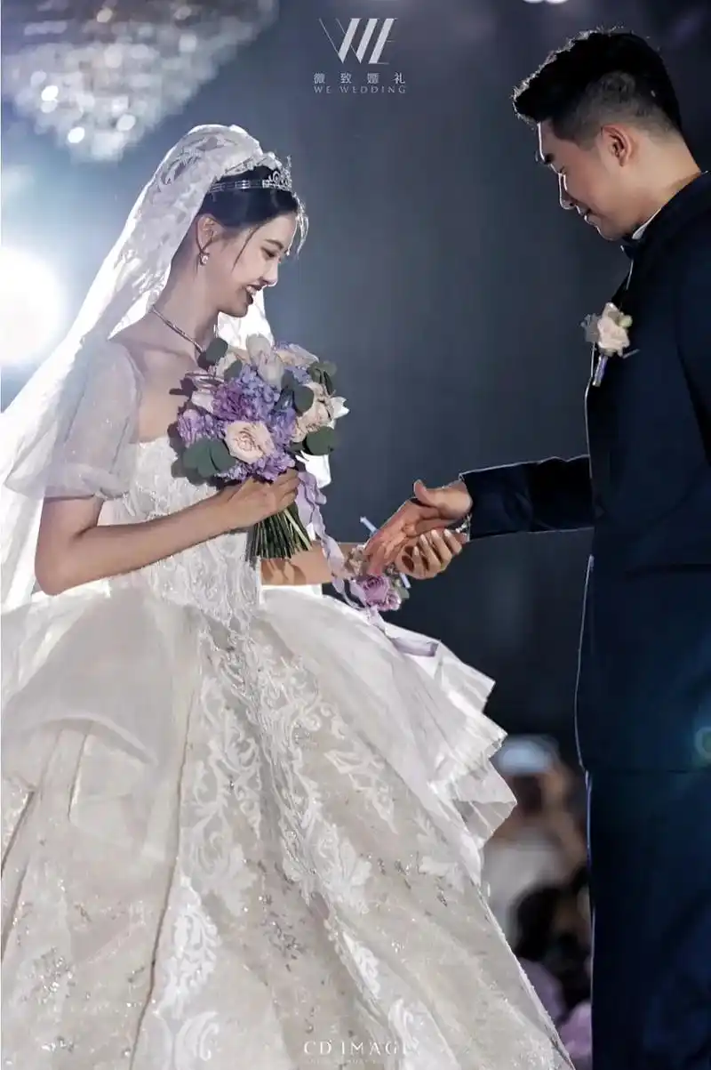 吴冠希张常宁婚礼现场 9595交换戒指篇~  @ediso - 抖音