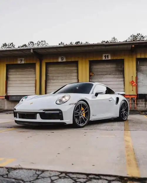 保时捷911turbos卡拉拉白