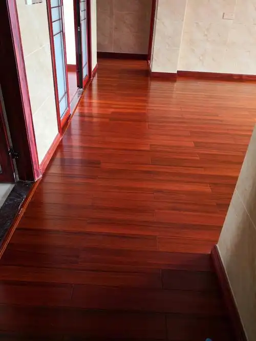 圆盘豆实木地板麦田色