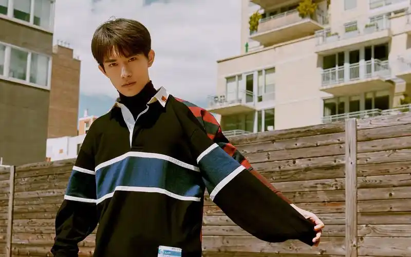 易烊千玺有哪些好看的电脑壁纸推荐