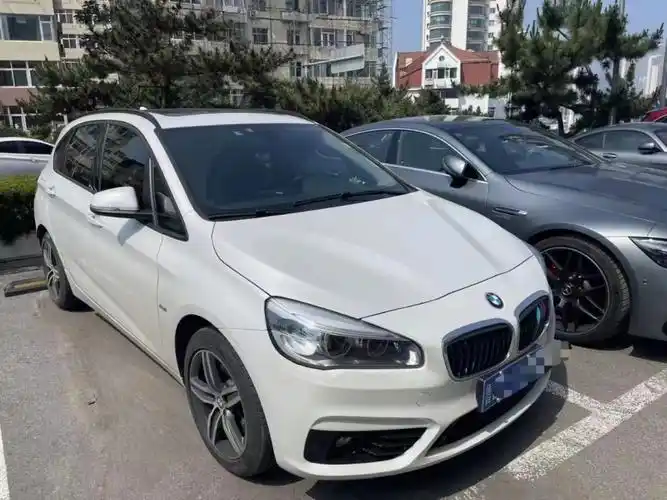 预售16年7月上牌宝马218i运动设计套装