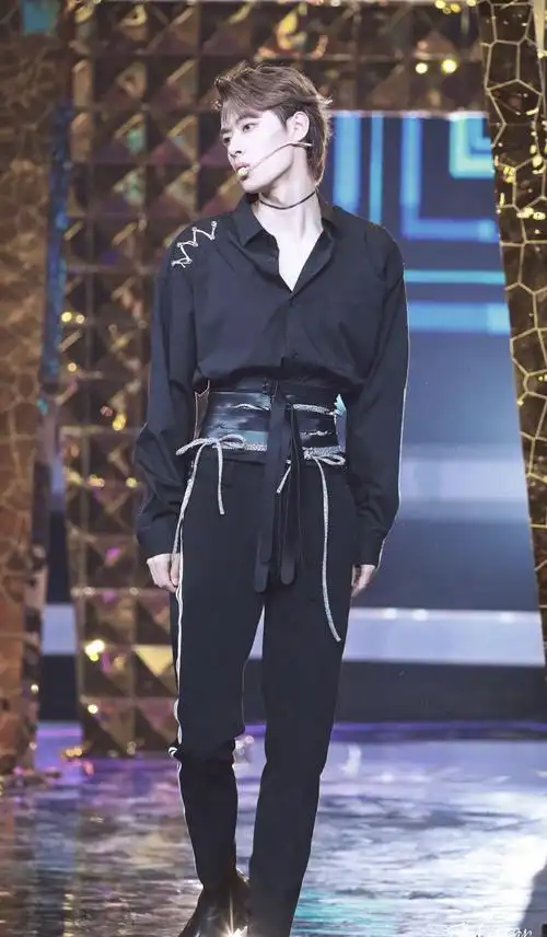 "男腰精"盘点:肖战,王一博,朱正廷,罗云熙,陈思键等