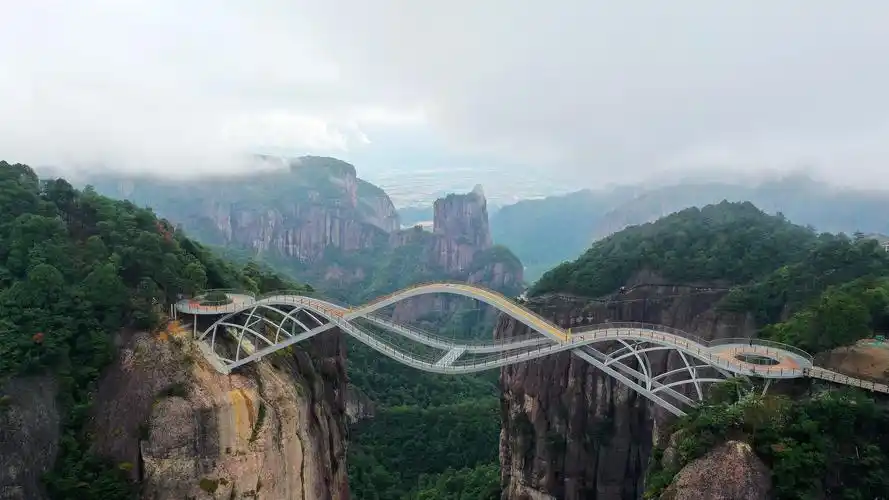 浙江台州神仙居的如意桥造型奇特吸引众多游客来打卡