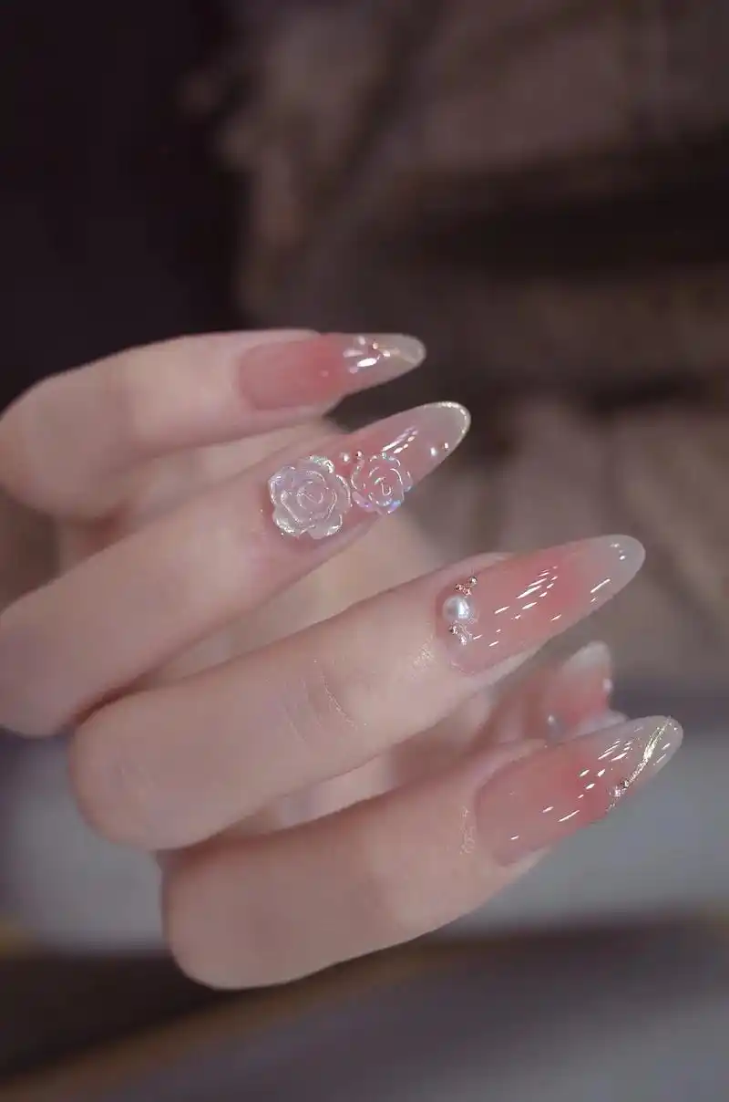 超好看的腮红美甲