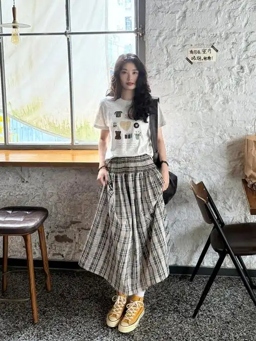 韩范文艺减龄印花圆领短袖t恤女修身显瘦内搭打底格子半身裙套