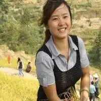 和蔼可亲的农村妇女头像点击鼠标右键下载