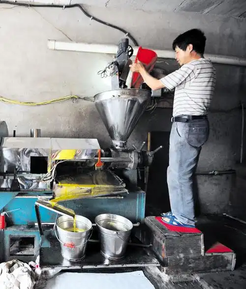 台州榨油作坊榨油忙