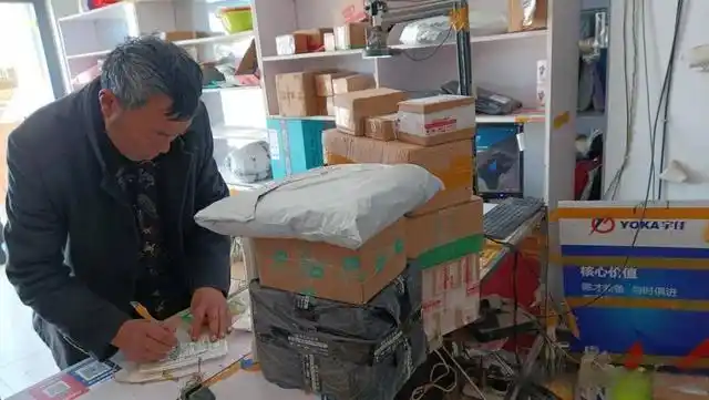 陵城区徽王庄镇实现快递进村打通孝心通道