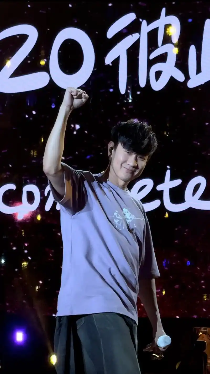 爱是想给你拍很多很多照片06.#林俊杰 #jj林俊杰 #林俊 - 抖音