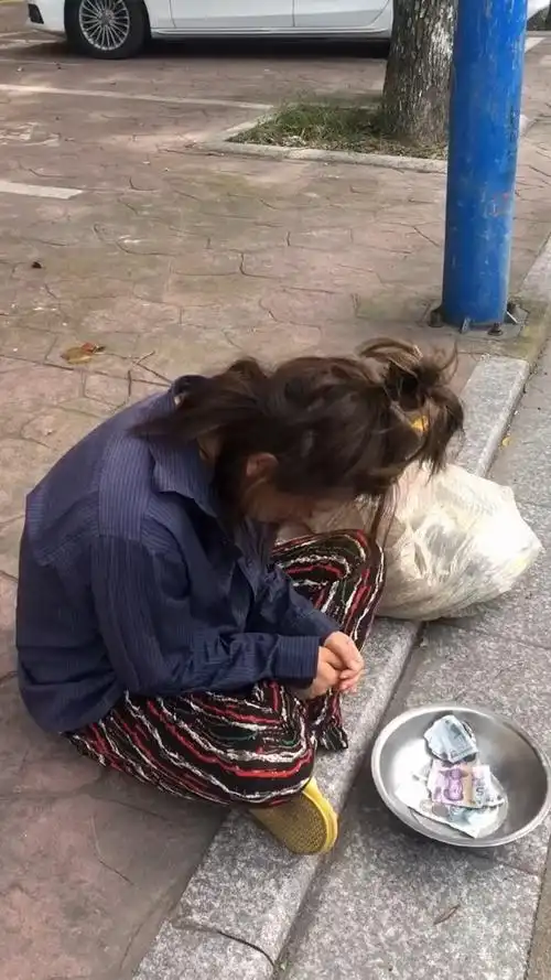 现实中有这样的乞丐吗?#搞笑#我要上热门