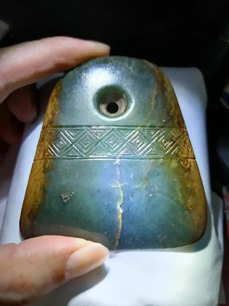 商代玉斧 - 遇见高古玉 - 抖音