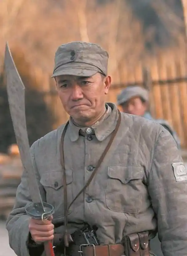 还是李幼斌版的《亮剑》好看 逢敌必亮剑方显英雄本色