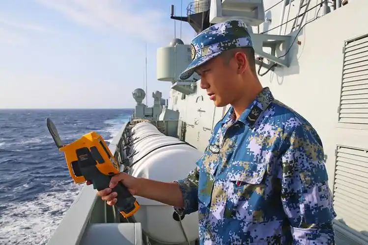 蓝色大片直击海军某驱逐舰支队南海训练