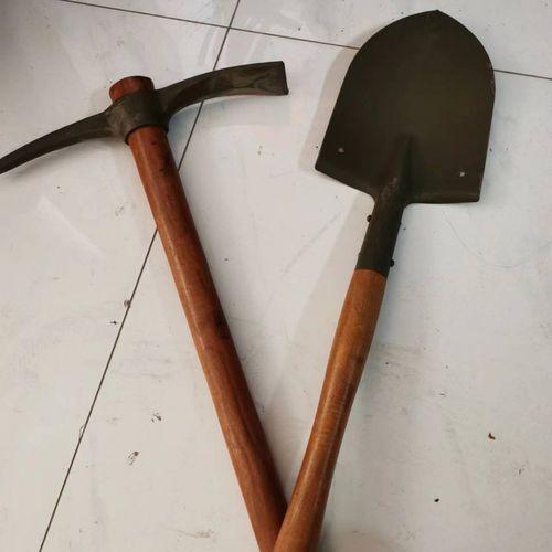 正品111厂工兵锹65年定型生产65式工兵铲锰钢户外野营木柄小军锹