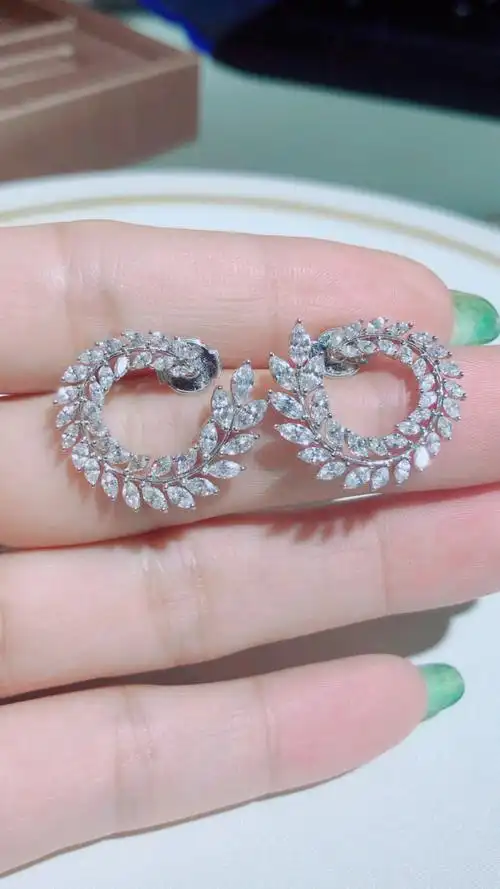 肖邦凤尾花耳钉