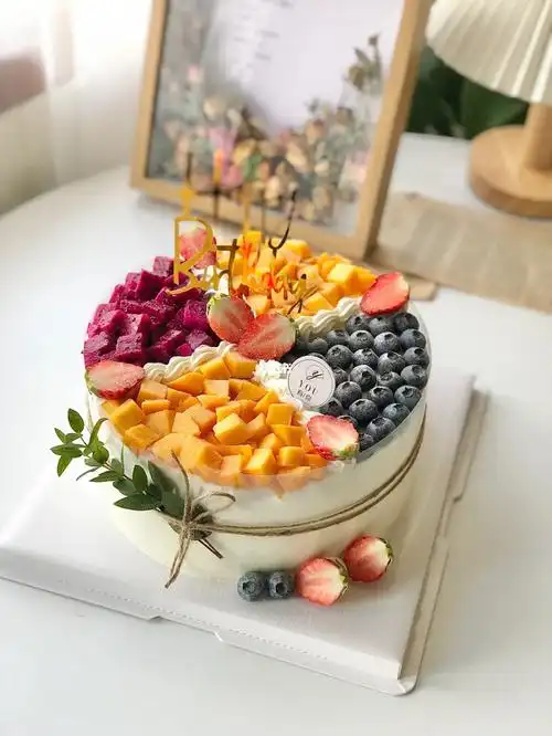 简约水果蛋糕_简约风_水果蛋糕_美食_美食展示_创意美食展示