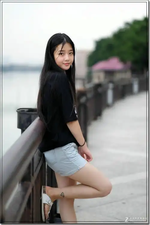 初中校花14岁小怡