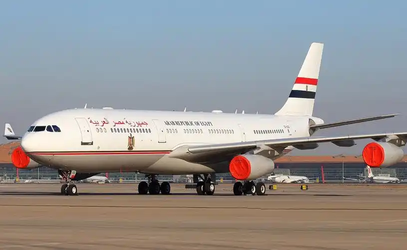 图片集合空中客车a340是一种由欧洲空中客车公司制造的四发动机远程双