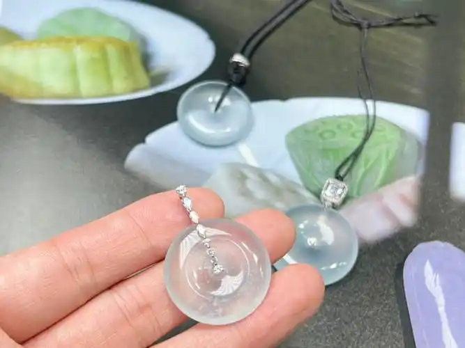 97翡翠吊坠,送礼佳选!