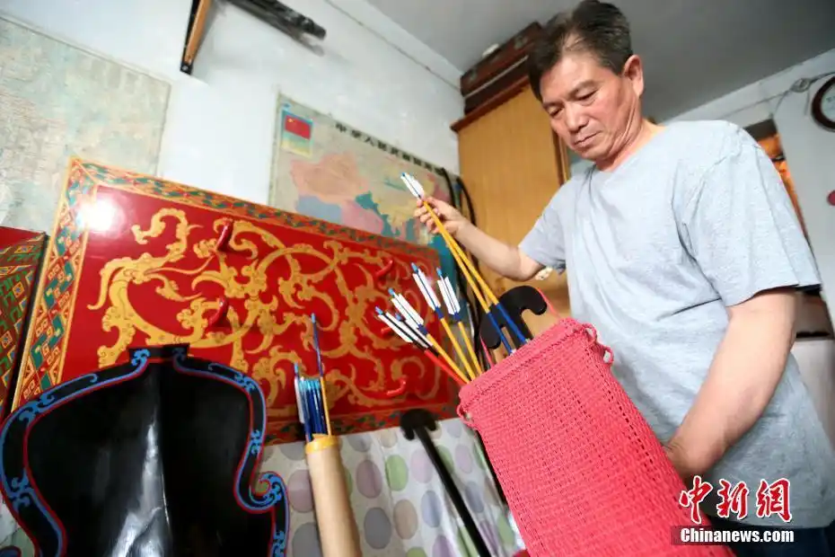 1994年,毛乃民出于个人兴趣,开始研究复原秦剑,24年来逐步将全套秦代