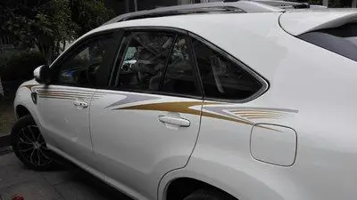 白色s7旗舰版车身贴花,瞬间好看了!