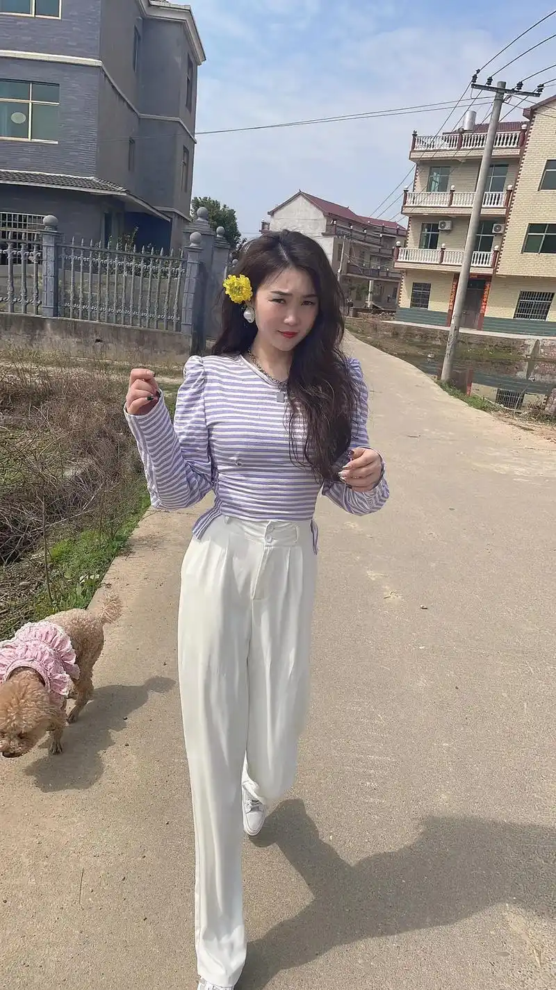 今天是个特殊的日子,祝自己脸上不长青春痘,身上不长五花肉,大 - 抖音