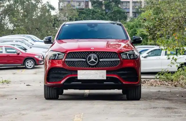 新款奔驰gle配2.5t轻混,入门车型跌至64万,公路越野两不误
