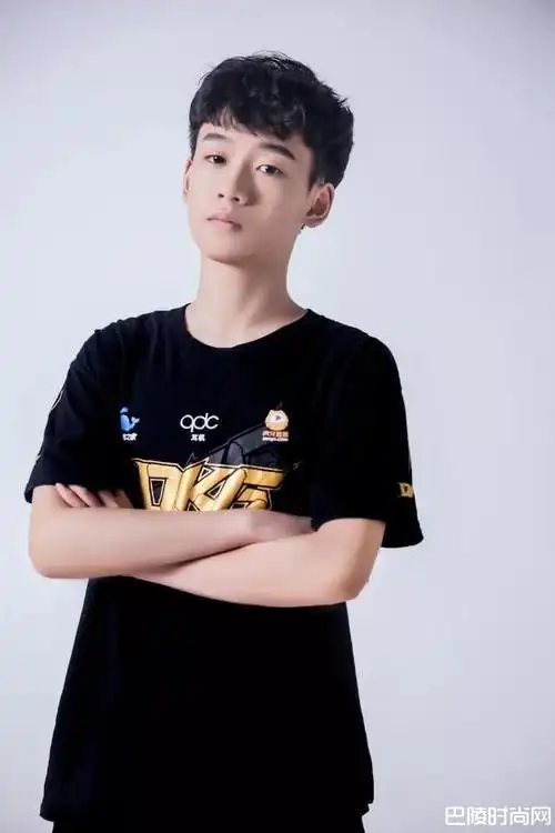 大鹿鹿nano真名叫什么详细个人资料曝光在抖音上走红网红鹿少女是谁