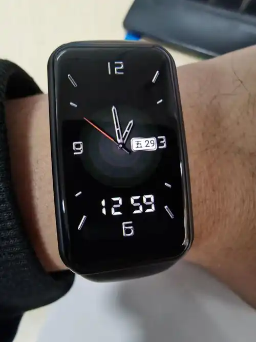 这两个免费的官方表盘还挺好看的 - 荣耀手环6分享交流 花粉俱乐部