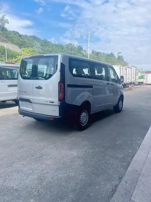 福特新全顺 #23款全顺 福特新全顺短轴低顶六座 - 抖音