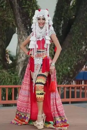 海外苗族2020泰国小姐大赛苗装刺绣大放异彩