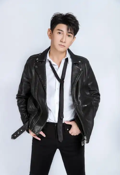 吴奇隆黑色皮衣酷帅写真图片24