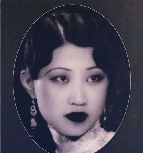 1926年春,22岁的唐怡莹第一次见到了风度翩翩的"民国四公子"之一的