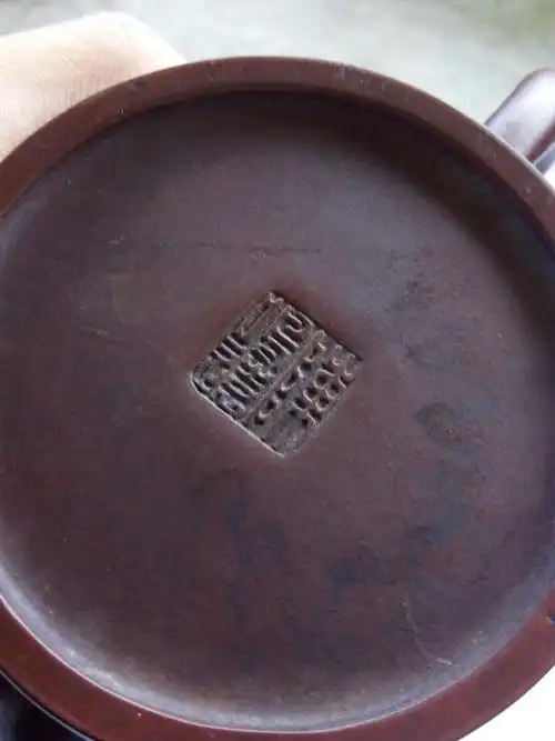 求大师们鉴定一下真伪,陈鸣远紫砂壶