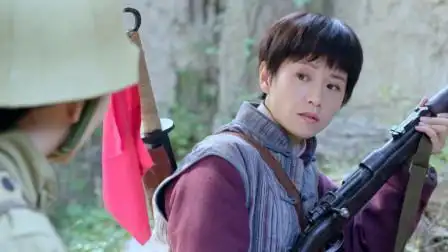 黄河英雄:女兵来找泥鳅,一张嘴就不停的夸她,泥鳅不好意思了-电视剧