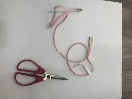 求大神p一下数据线被剪断后的照片,谢谢