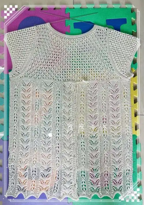 积雨云:优雅的志田瞳镂空花样短袖套头衫(有编织图解)