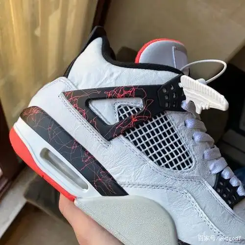 aj4热熔岩开箱解说,2019年aj4的登封之作!