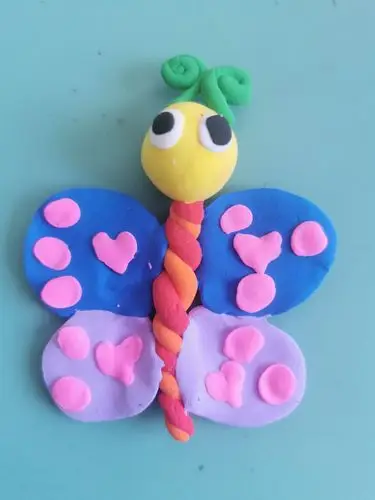 2019级4班《彩泥世界快乐多》作品欣赏