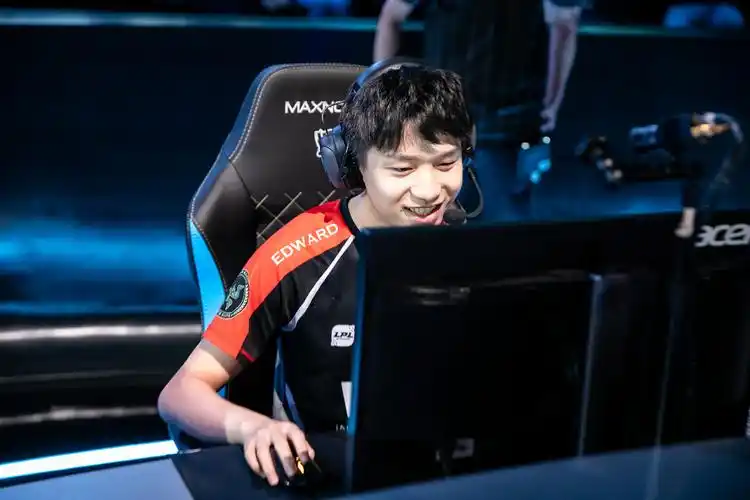 clearlove —— 世界聚焦于谁